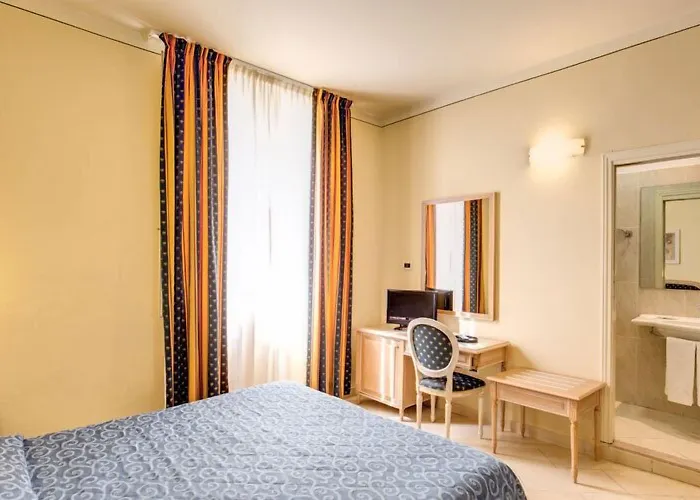 Anna's Hotel 2*