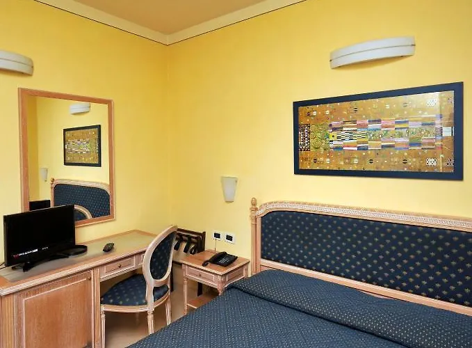 Anna's Hotel 2*