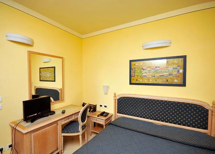 Anna's Hotel 2*